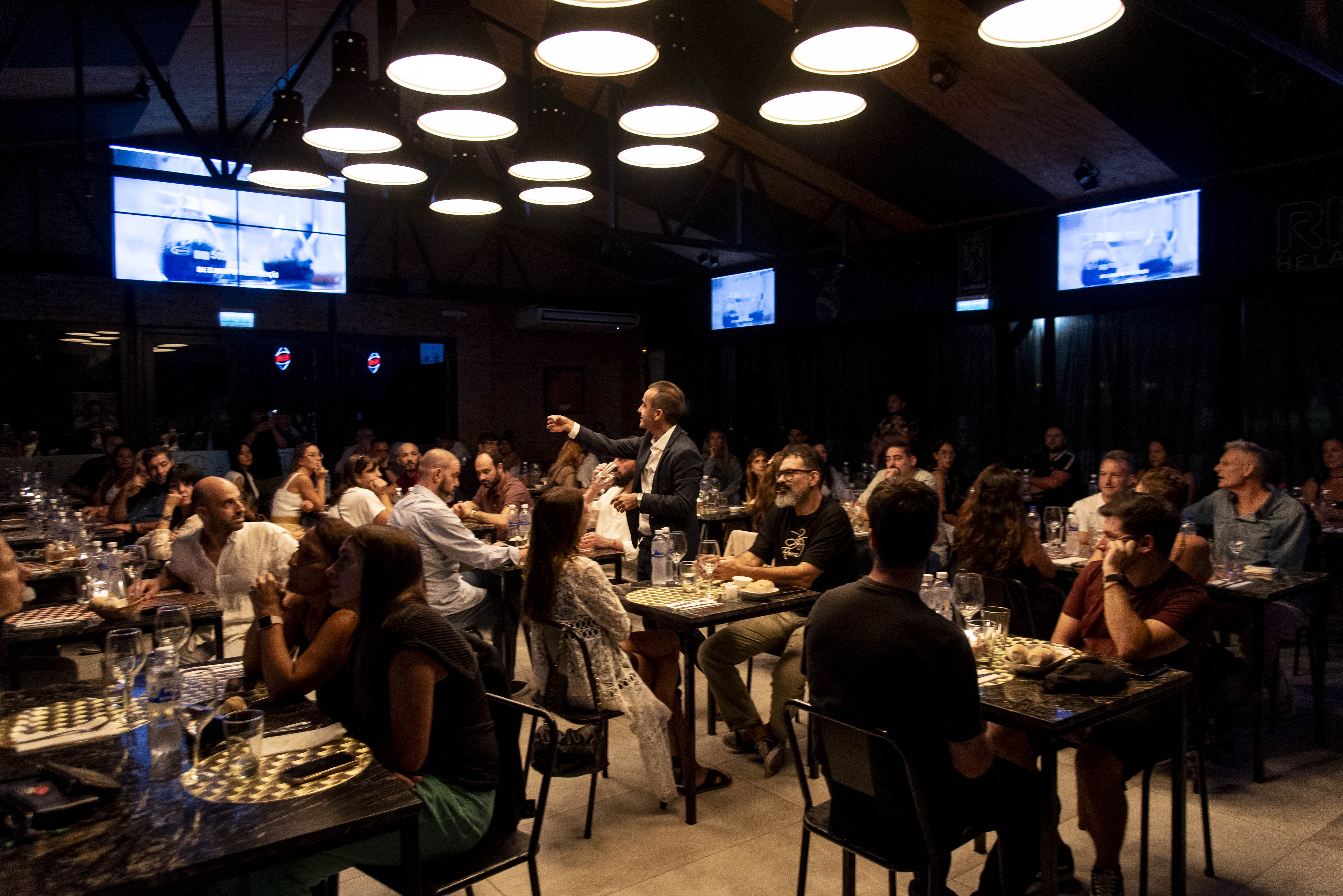 Noches especiales en El Casco, miércoles de cena maridaje y jueves de piano bar